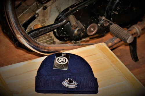 Шапка Vancouver Canucks фото 3 Шапка Vancouver Canucks фото 3